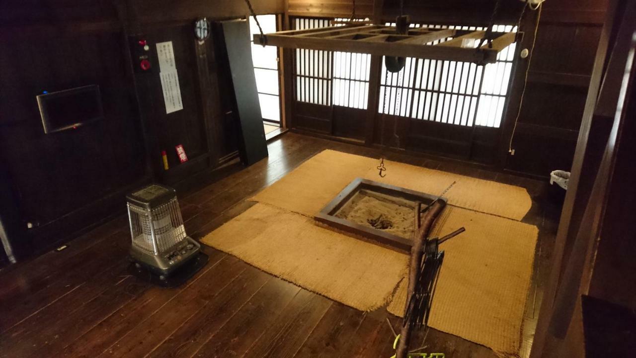 Gokayama Gassho No Sato Hotell Nanto Exteriör bild